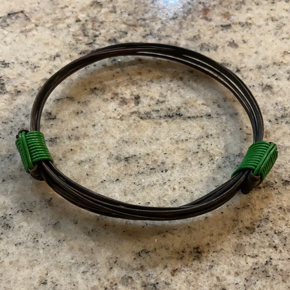 Jewelry - 🆓 FWP and NWOT adjustable wire bracelet